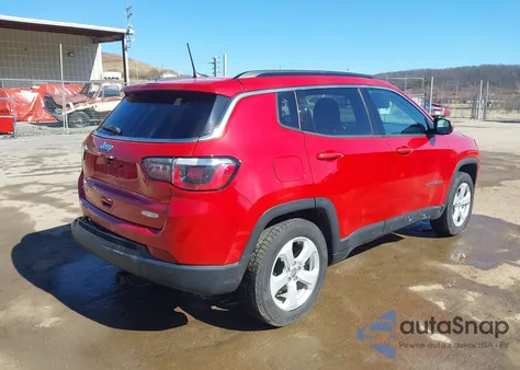 2018 Jeep Compass Latitude 4X4 z USA, uszkodzony, nr VIN 3C4NJDBB0JT331884
